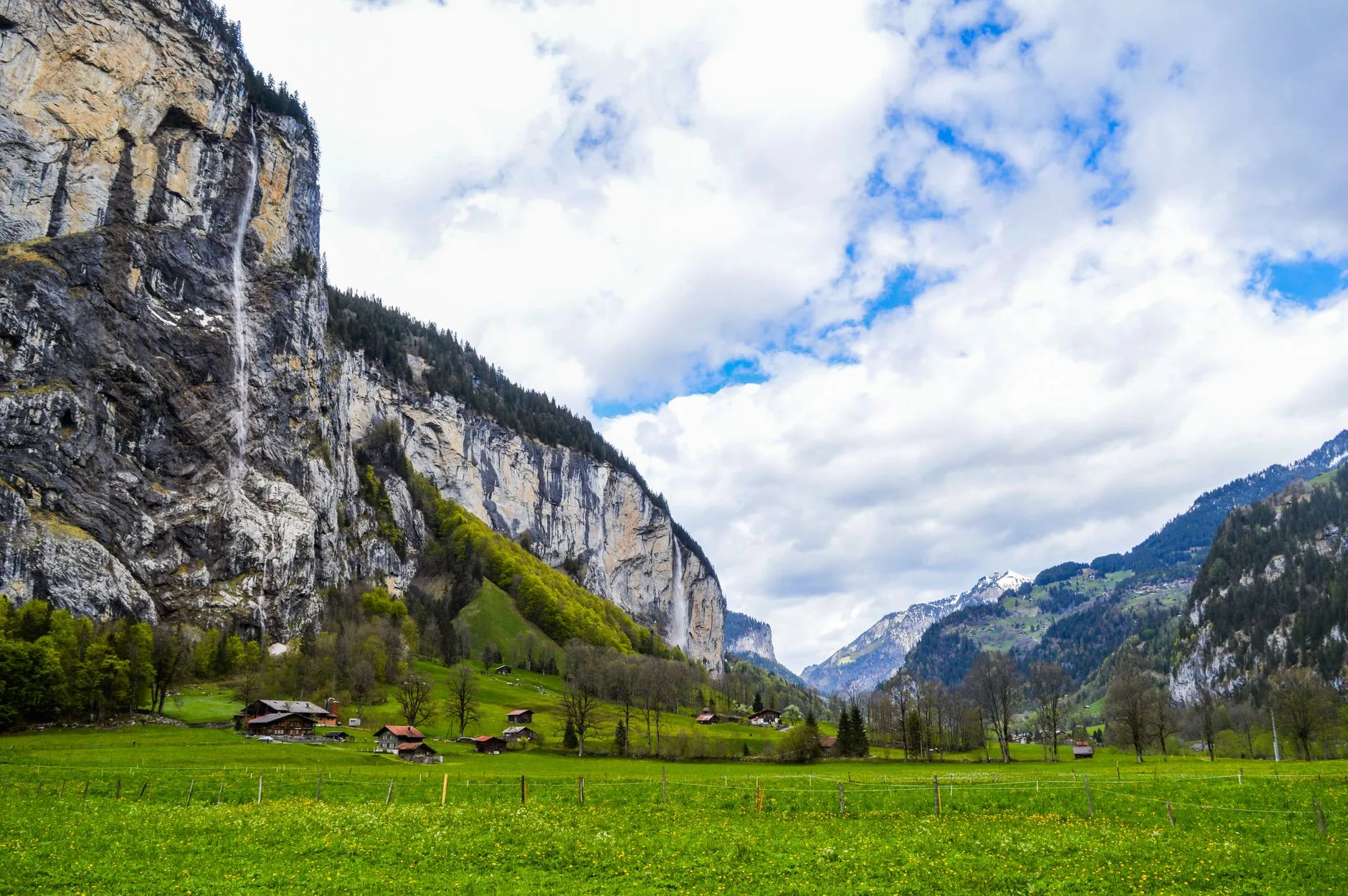 La vallée de Lauterbrunnen : cascades et villages perchés